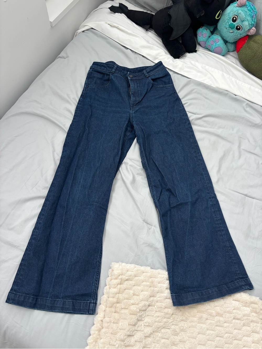 Women’s Dark Blue Wide-Leg Jeans